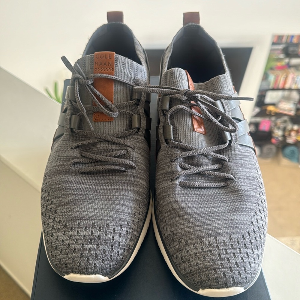Cole Haan - Grand Motion - lace up shoes with leather accents